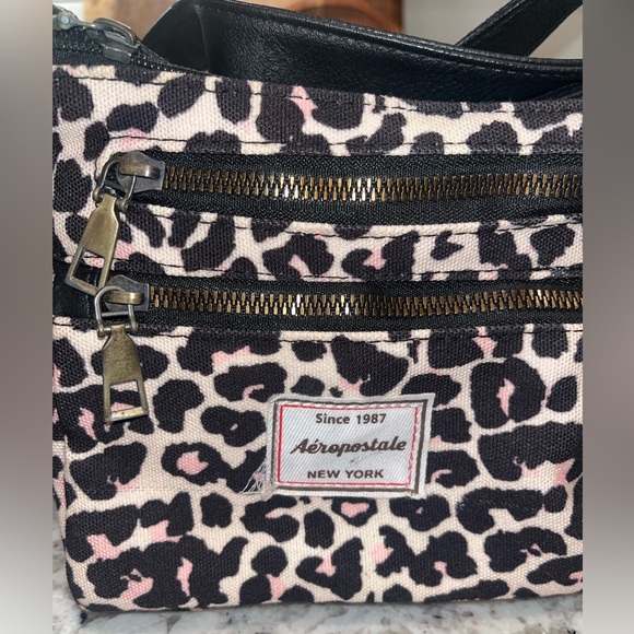 Y2K Aeropostale Leopard Print Mini Crossbody Bag Pink Accents Multi-Zip Preowned - Picture 2 of 11
